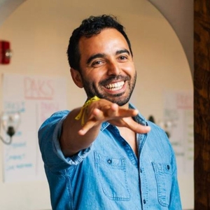 Daniel Pizarro Headshot